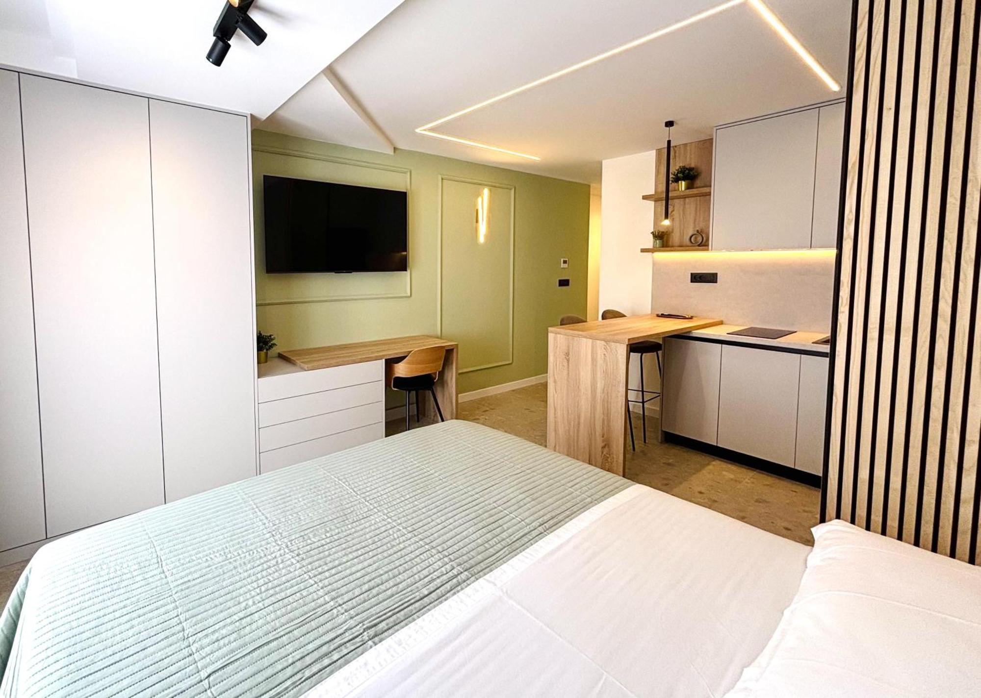 Marthinis Luxury Suites Split Exterior photo